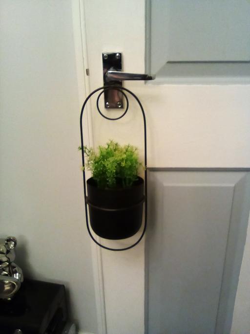 Buy & Sell Marks Gate East London - Photos for artificial hanging plant