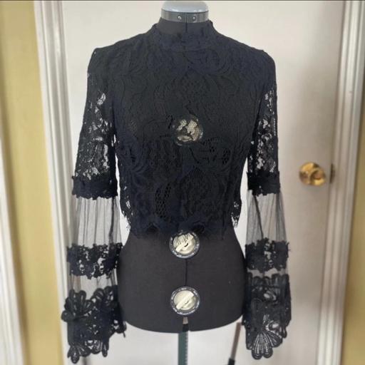 Buy & Sell Putney South West London - Photos for Lacey too with flare sleeves