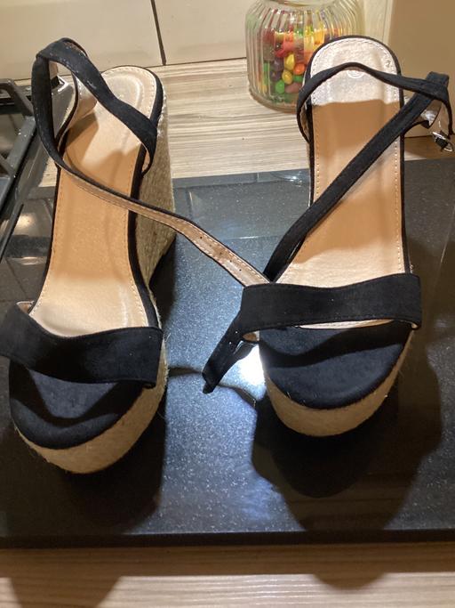 Buy & Sell Southdene Knowsley - Photos for New black suede wedges size 6