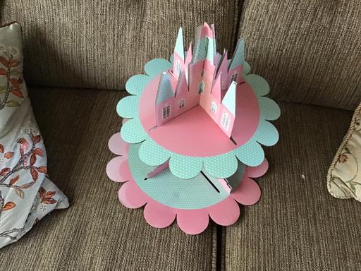 Buy & Sell Essington Wolverhampton - Photos for Pink castle cupcake stand