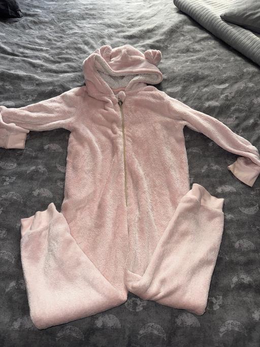 Buy & Sell Outwood Wakefield - Photos for pink onsie 7-8