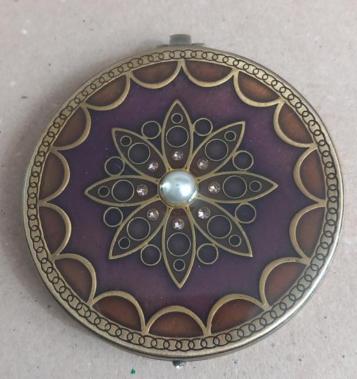 Buy & Sell Thatto Heath Saint Helens - Photos for new past times enamel mirror compact