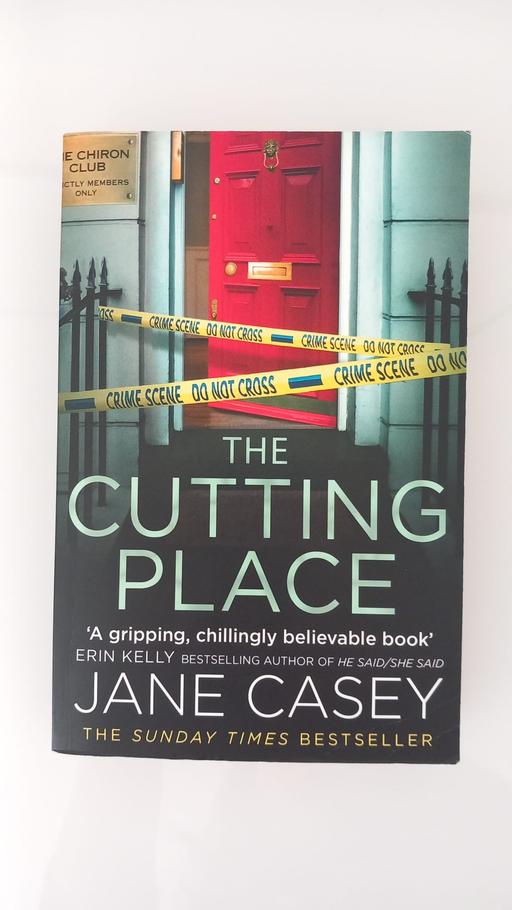 Buy & Sell Pelsall Walsall - Photos for The Cutting Place book by Jane Casey