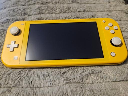 Buy & Sell Rowley Village Sandwell - Photos for Nintendo switch lite + 4 games!