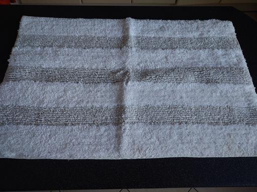 Buy & Sell Woodthorpe Charnwood - Photos for White and silver bath mat