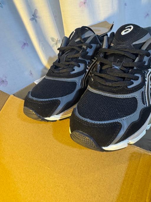 Buy & Sell Birmingham New Street Birmingham - Photos for ASICS Black & Silver Running Shoes
