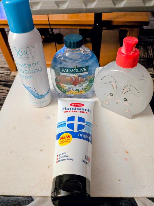 Buy & Sell Georgetown Blaenau Gwent - Photos for 4 x hand gel and hand washes. New