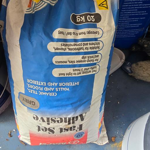 Buy & Sell Netherton Dudley - Photos for magpie grey tile adeshive