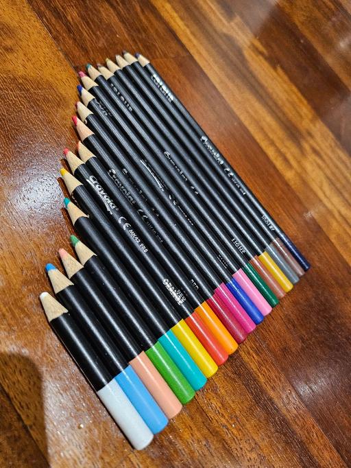 Classes Bradmore Wolverhampton - Photos for 18 Crayola pencil crayons