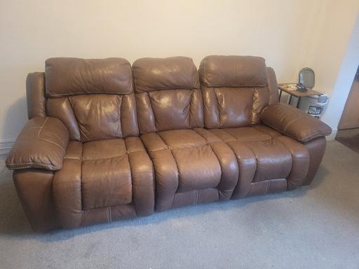Buy & Sell Allenton Derby - Photos for 3 seat leather recliner