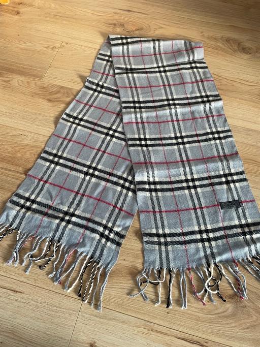 Buy & Sell Caerphilly Town Centre Caerphilly - Wales - Photos for Burberry scarf pale grey