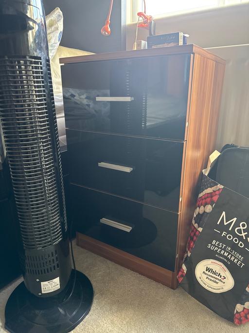 Buy & Sell Kingfisher Shopping Centre Redditch - Photos for Side table