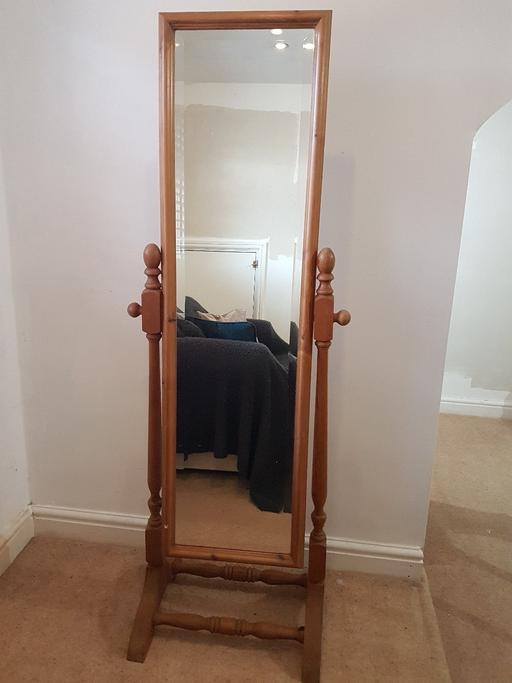 Buy & Sell Markfield Hinckley and Bosworth - Photos for Wooden Mirror