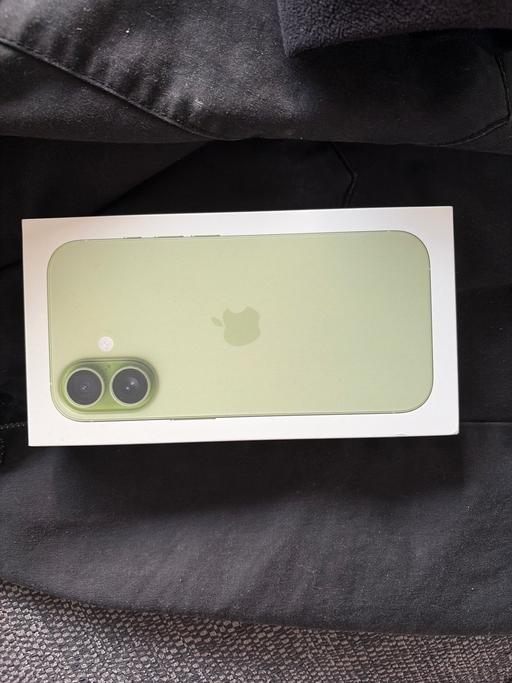 Buy & Sell Camden Town Camden - Photos for iPhone 17 sage