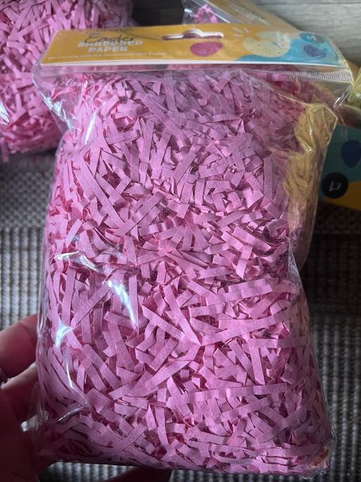 Buy & Sell Wednesfield Wolverhampton - Photos for Shredded paper 1£ a pack a few of each