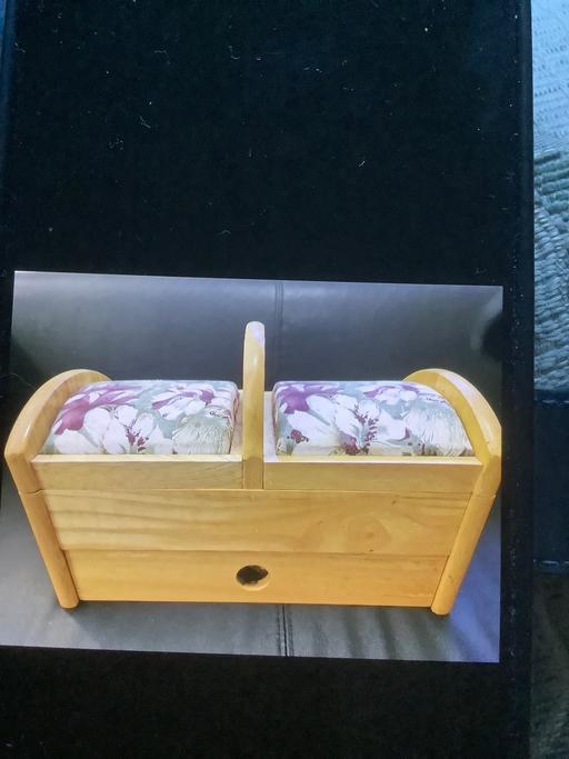 Buy & Sell Grassmoor North East Derbyshire - Photos for Wooden sewing box and contents