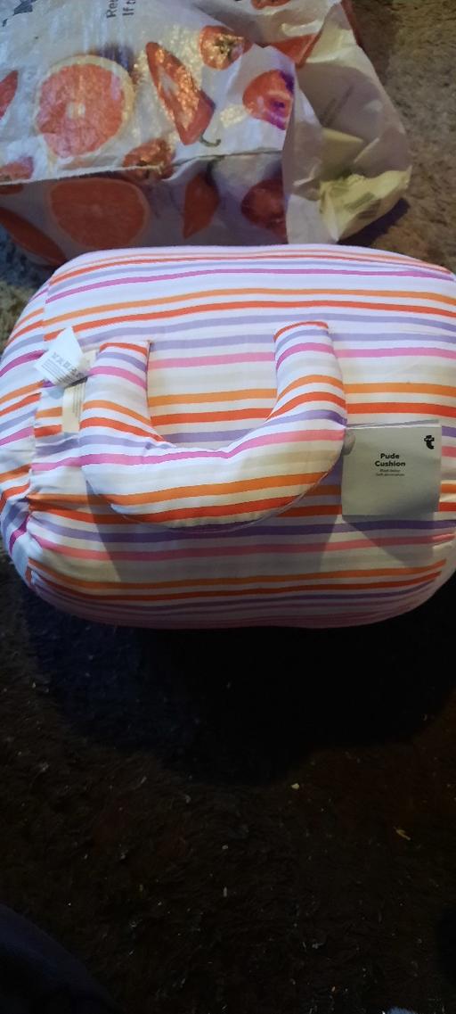 Buy & Sell Leagrave Luton - Photos for cushion with handle