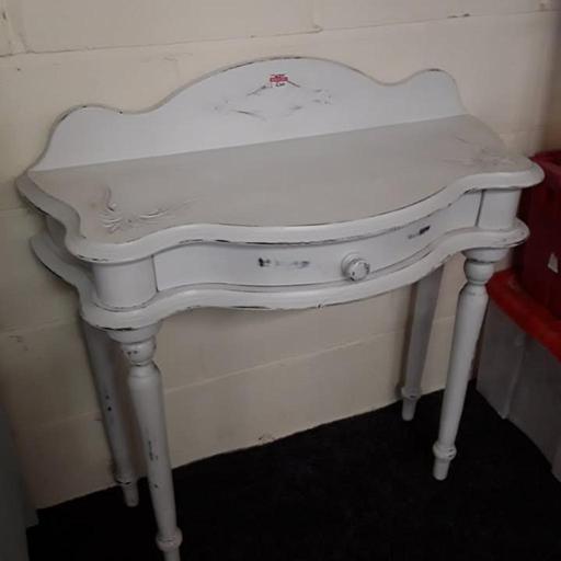 Buy & Sell Saint Pauls Trading Estate Tameside - Photos for Lovely curved fronted dressing table