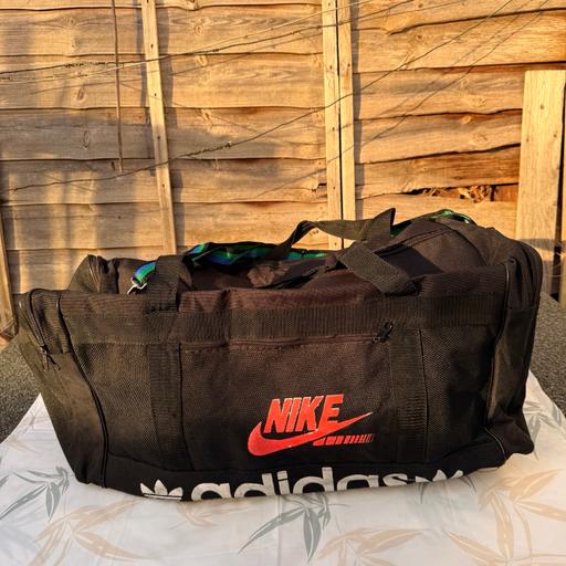 Buy & Sell Norbury South West London - Photos for Vintage sport bag