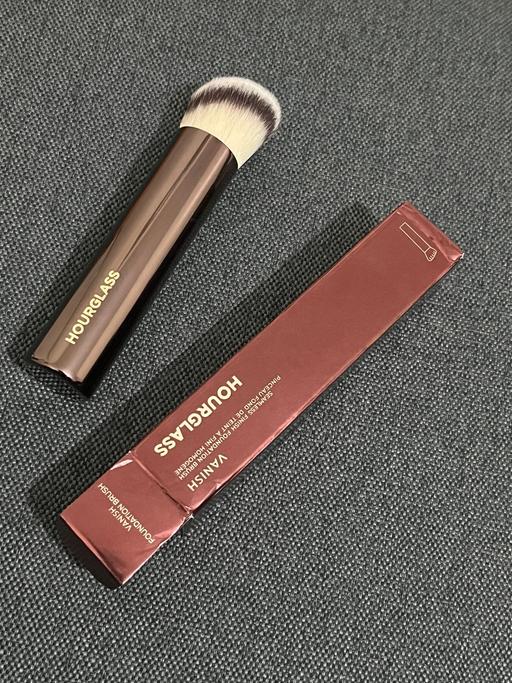 Buy & Sell Oldbury Sandwell - Photos for Hourglass seamless finish foundation brush
