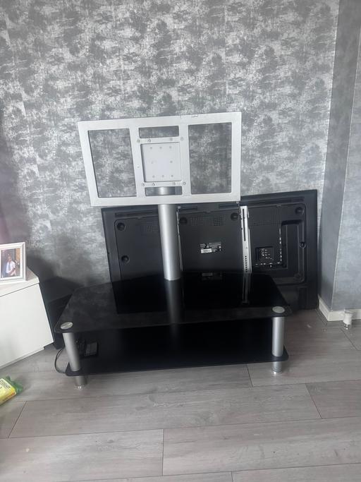 Buy & Sell Poplar East London - Photos for Tv stand with adjustable tv mount