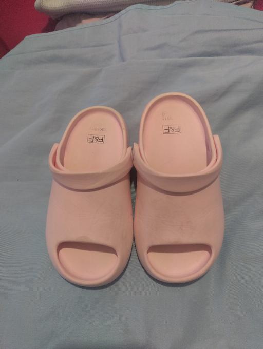 Buy & Sell Prologis Park Coventry - Photos for Girls clongs