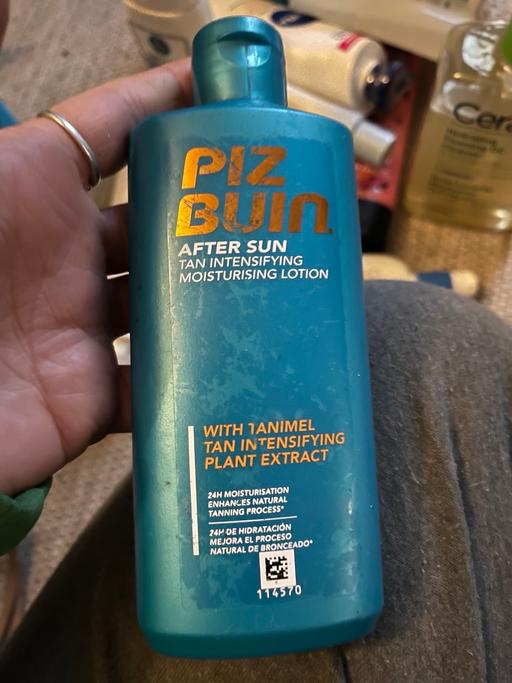 Buy & Sell Wednesfield Wolverhampton - Photos for Piz buin after sun new