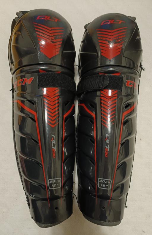 Buy & Sell Worcester Park Sutton - Photos for CCM Ice hockey shin pads large junior 30cm/12