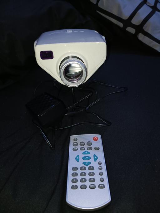 Buy & Sell Kettering North Northamptonshire - Photos for LED Projector, remote, stand & psu