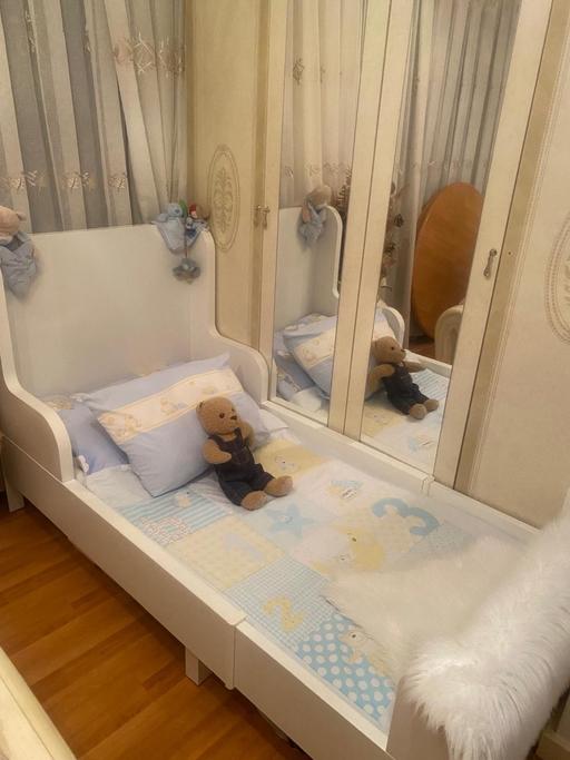 Buy & Sell Surrey Quays South East London - Photos for White bed