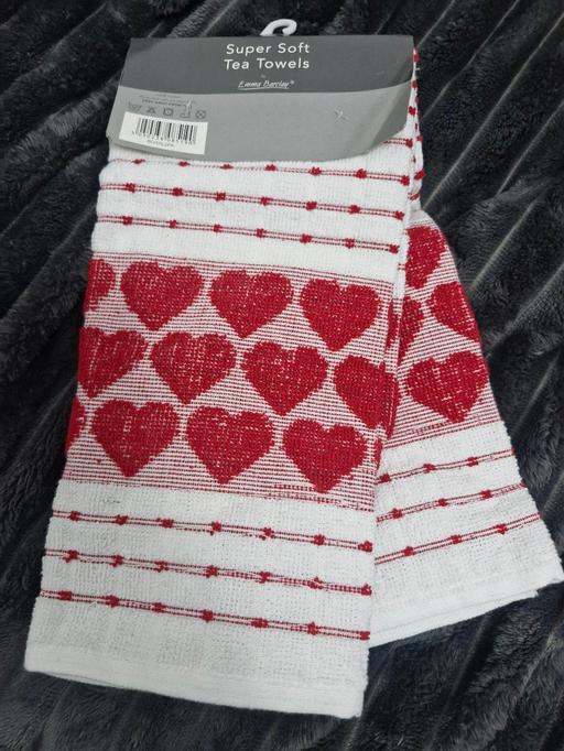 Buy & Sell Halifax Calderdale - Photos for 2 thick t towels