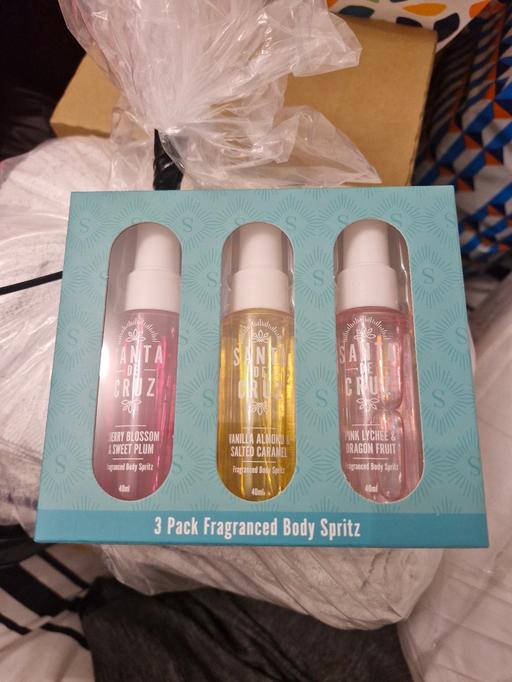 Buy & Sell King Cross Calderdale - Photos for new perfume set