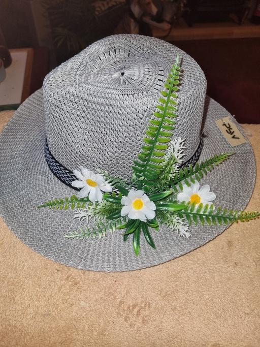 Buy & Sell Biggleswade Central Bedfordshire - Photos for ladies hats
