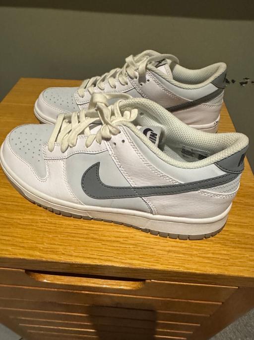 Buy & Sell St Helier South West London - Photos for Nike woman’s trainers
