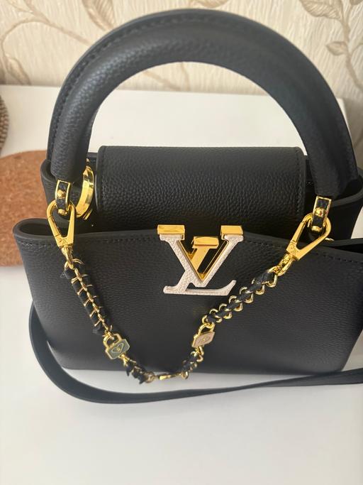 Buy & Sell Thornton Heath Croydon - Photos for Lv bag