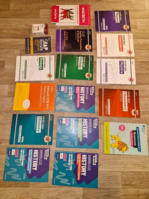 Buy & Sell Clapham Junction South West London - Photos for GCSE Study book bundle