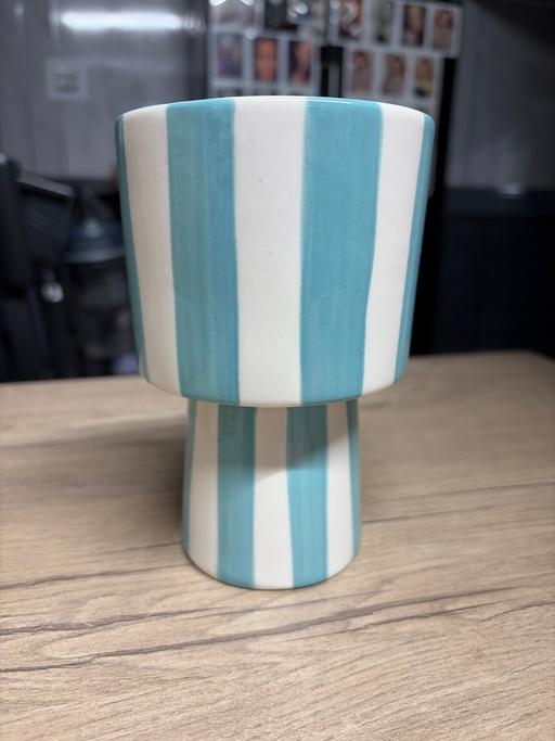 Buy & Sell Duckmanton Chesterfield - Photos for Livava home striped vase