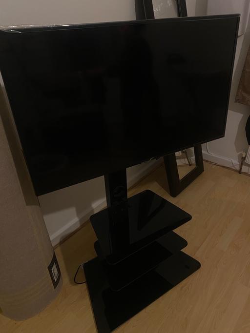 Buy & Sell Dagenham Barking and Dagenham - Photos for 40 inch Samsung tv and stand