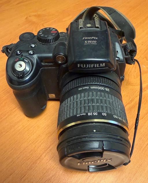 Buy & Sell Longfield Hill Dartford - Photos for Camera - Fuji Film Finepix S9600