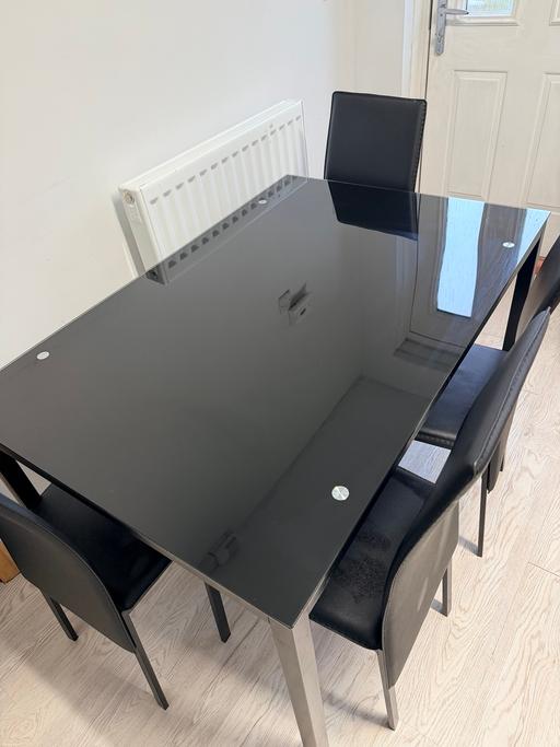 Buy & Sell Oldbury Sandwell - Photos for Black glass table