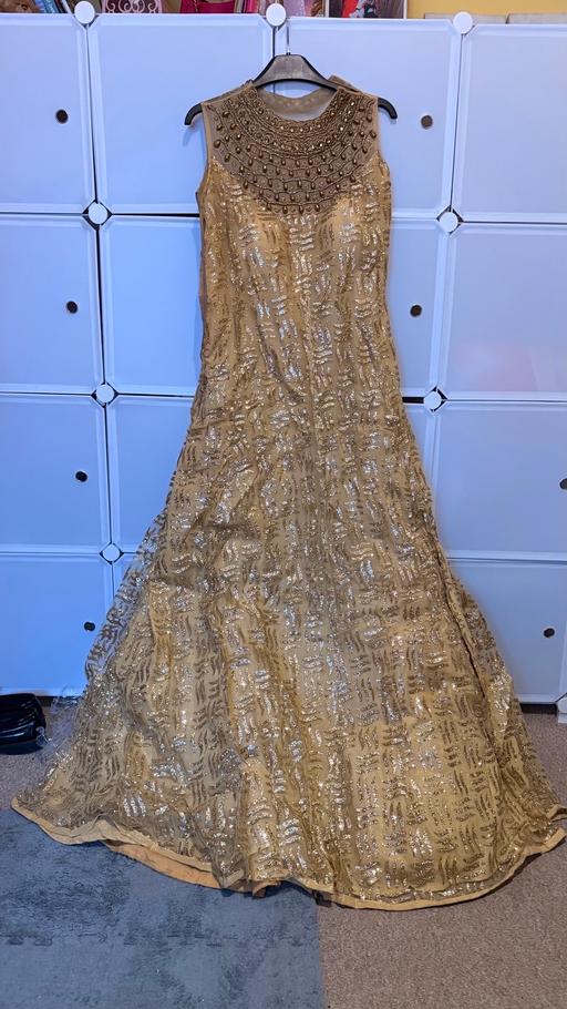 Buy & Sell Ettingshall Wolverhampton - Photos for Gold gown
