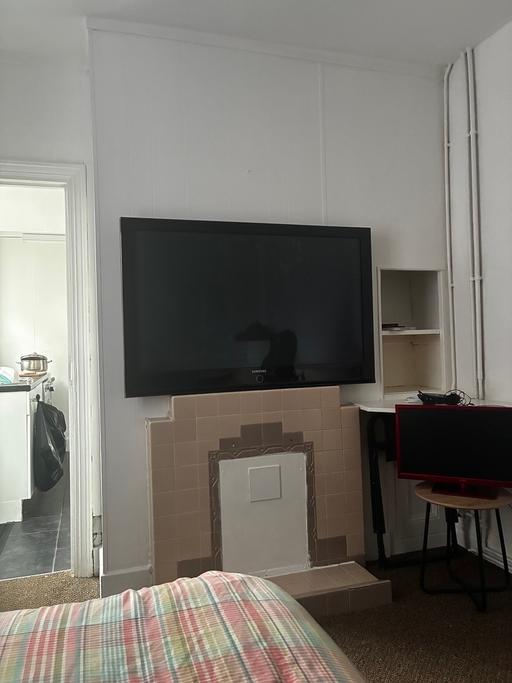 Buy & Sell Luton Bedfordshire - Photos for 50 inch Samsung tv