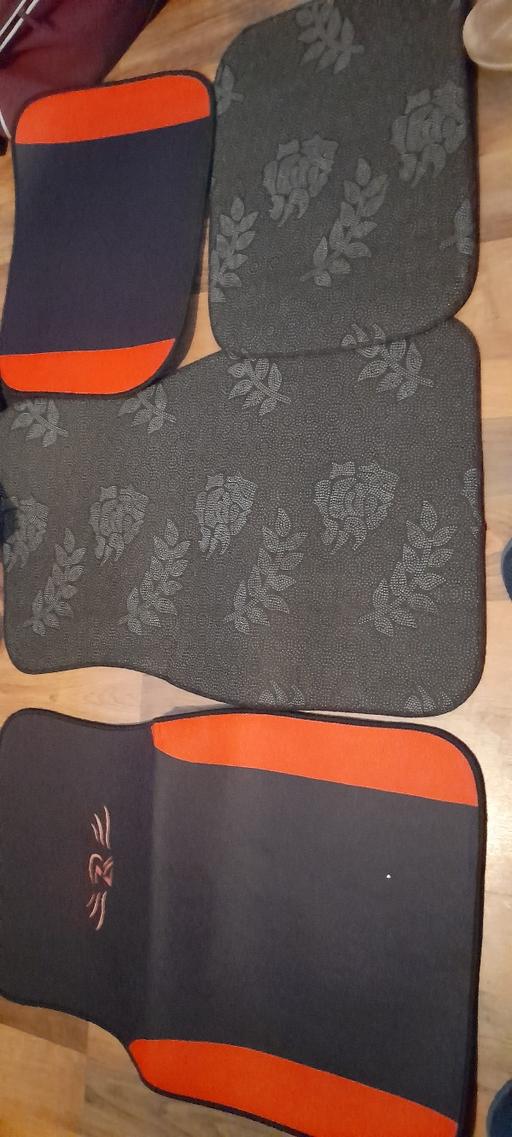 Vehicles Walsall Wood Walsall - Photos for CAR SEAT & FOOT MAT DOULBLE SIDED SET