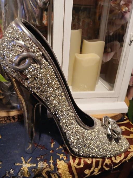 Buy & Sell Netherton Dudley - Photos for crushed diamond shoe