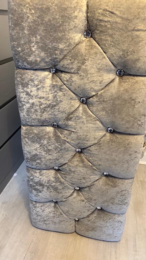 Buy & Sell West Ewell Epsom and Ewell - Photos for Large crushed velvet silver grey ottoman