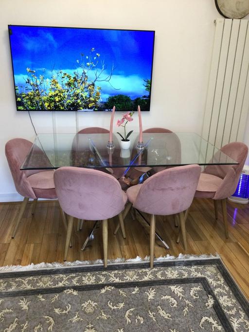 Buy & Sell White City West London - Photos for Dining table with 6 chairs