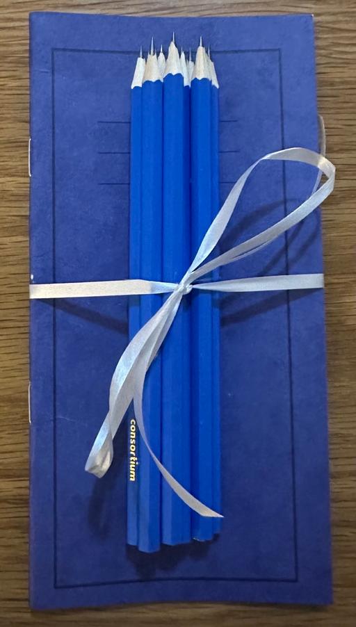 Buy & Sell Shirley Solihull - Photos for 🩵Note Pad & 10 Pencils🩵