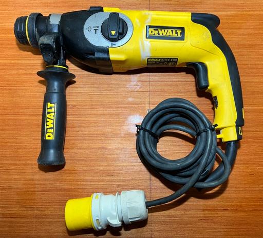 Buy & Sell Turnford Broxbourne - Photos for Dewalt D25123 110v SDS Drill & Chisel
