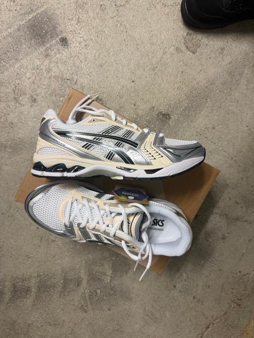 Buy & Sell Waltham Forest East London - Photos for ASICS GEL KAYANO 14 WHITE MIDNIGHT