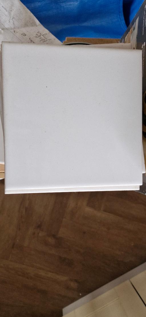 Buy & Sell Yew Tree Estate Sandwell - Photos for 10 x 15cmx15cm White Tiles